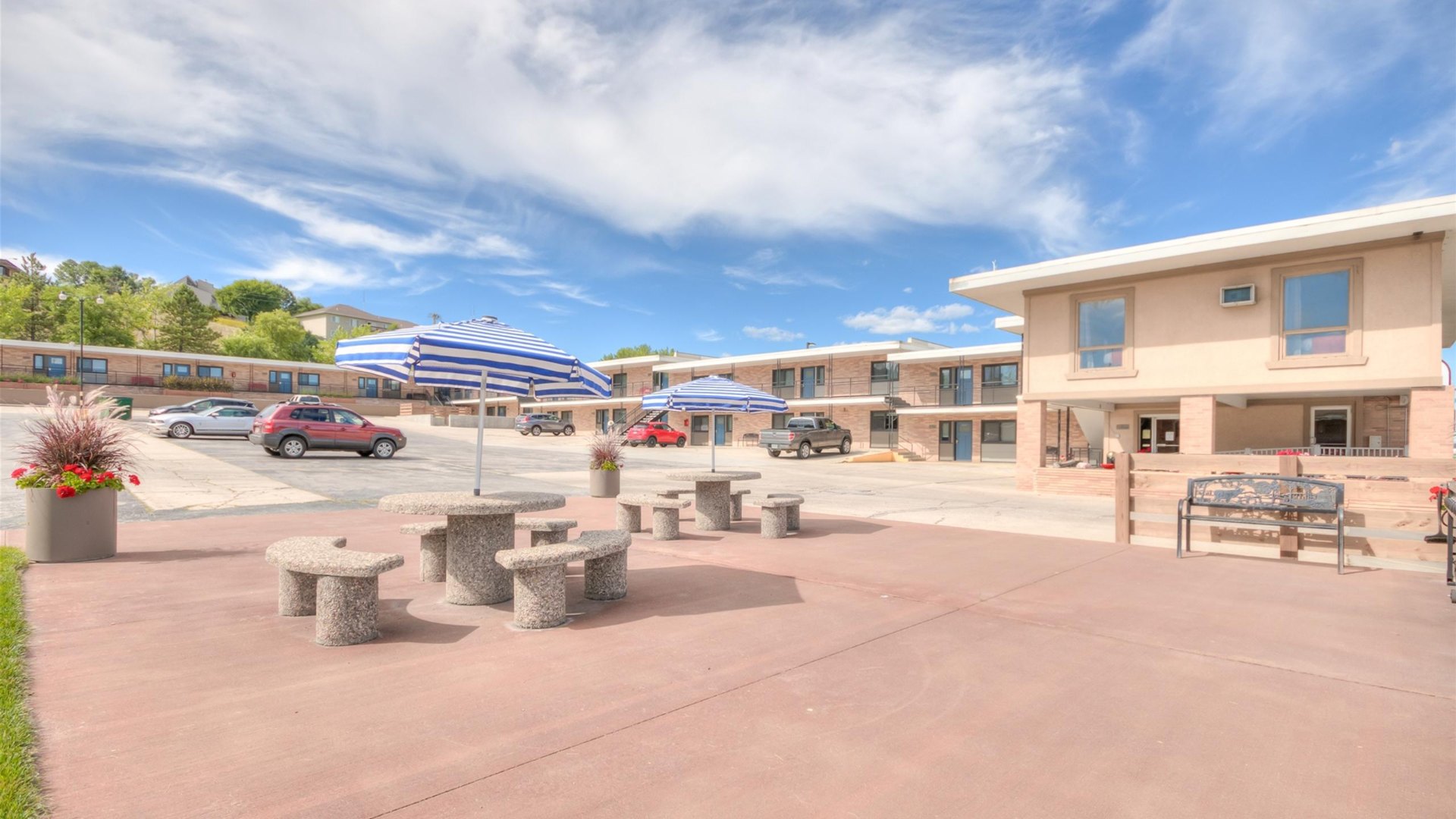 The Sojourn exterior courtyard view
